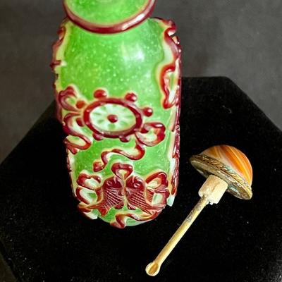 Chinese Carved Peking Overlay Glass Snuff Bottle w Agate Top