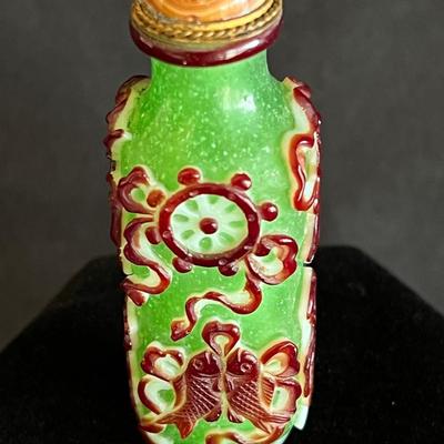 Chinese Carved Peking Overlay Glass Snuff Bottle w Agate Top