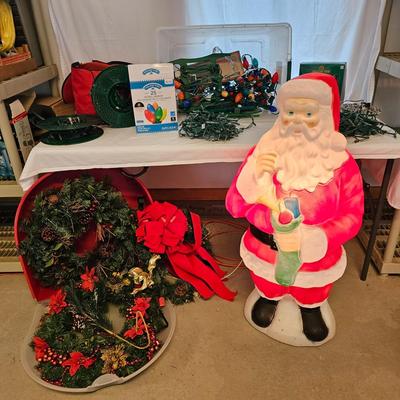 Santa Blowmold/Christmas Lights/Wreaths  (G-JS)