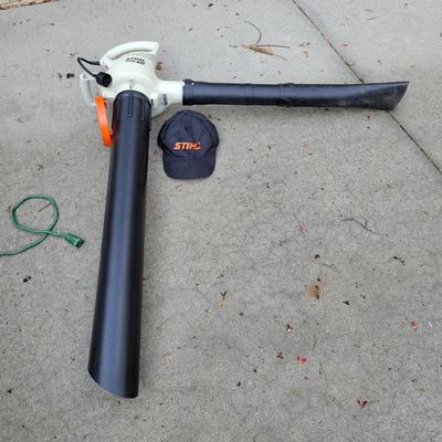 Stihl Electric Blower with a Vac Attachment (G-DW)