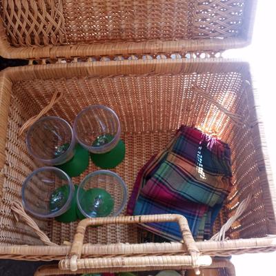 WICKER PICNIC BASKET AND CONTENTS