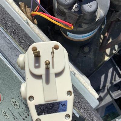 351 Amana PTAC Heating and Cooling Unit