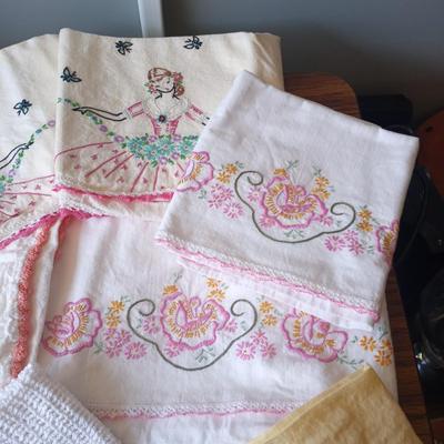 PRETTY EMBROIDERED LININS AND DOLLIES