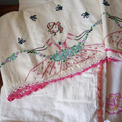 PRETTY EMBROIDERED LININS AND DOLLIES