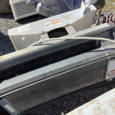 353 Amana PTAC Heating and Cooling Unit