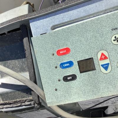 353 Amana PTAC Heating and Cooling Unit