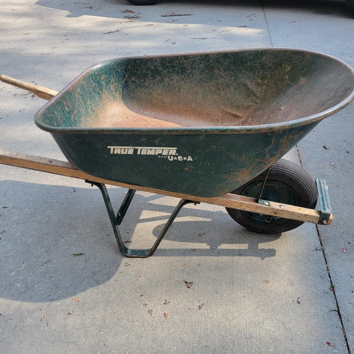 True Temper Wheelbarrow (GDW)