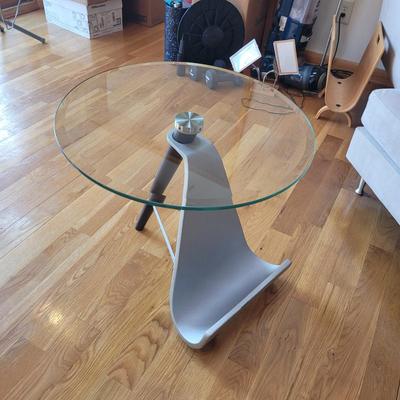 Glass Top Swivel Side Table and Metal Wall Clock (LR-CE)