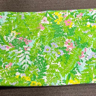 XL Twin size Flat Sheet - like new condition - flower and fern leaf print