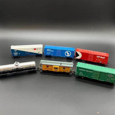 HO Scale Train Lot of 10