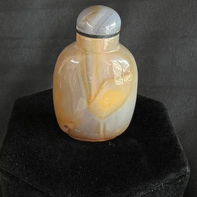 Chinese Agate Snuff Bottle - Beautiful Hues