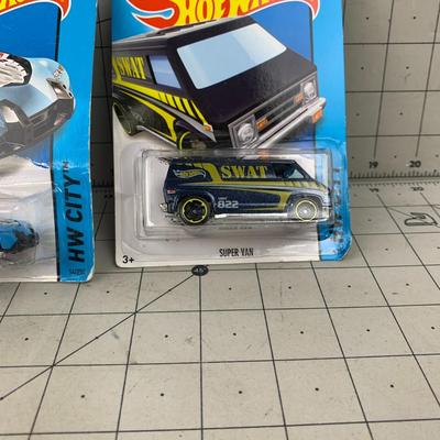 #88 Hot Wheels: '87 Dodge D100, Speed Trap and Super Van