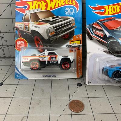 #88 Hot Wheels: '87 Dodge D100, Speed Trap and Super Van