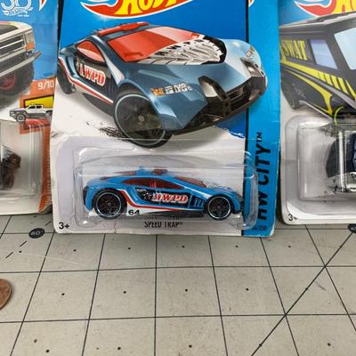 #88 Hot Wheels: '87 Dodge D100, Speed Trap and Super Van