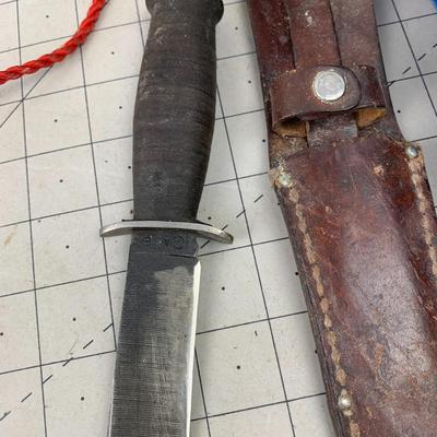 #128 Knife, Picnic Blanket and Water Bladder