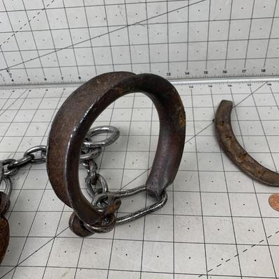 #130 Handcuffs and Horse Shoe