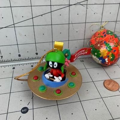 #176 Marvin The Martian and Floral Egg Ornament