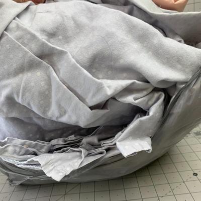 #188 Queen Size Bed Sheets and Pillow Case