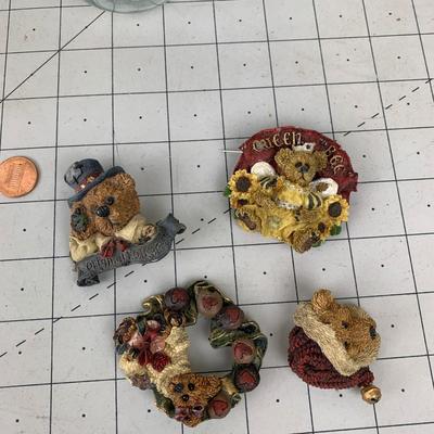 #237 Vintage Lightbulb and Bear Pins