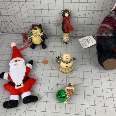 #275 Christmas Bears and Santa