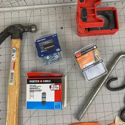 #324 Hammer, Screws and More Tools