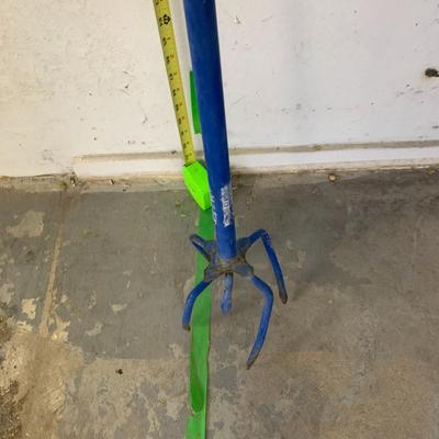 #362 Garden Claw