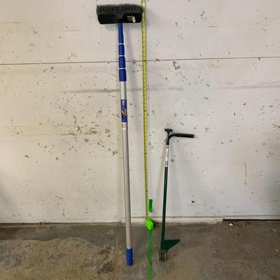#372 16' Pole/Broom and The Weed Hound