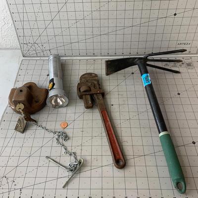 #395 Pipe Wrench and More Tools