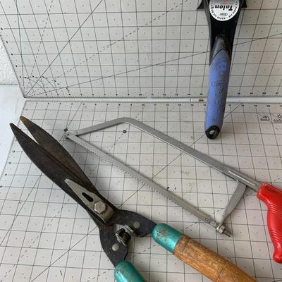 #397 Garden Trimmers, Hand Saw and Scraper