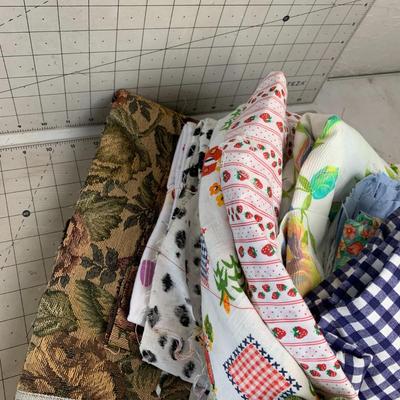 #441 Fabric Scraps