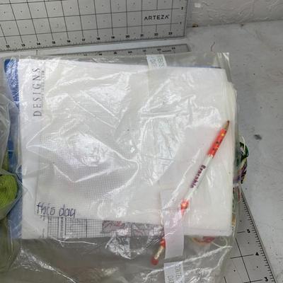 #449 Quilted Bag With Embroidery Thread and Misc. Kit