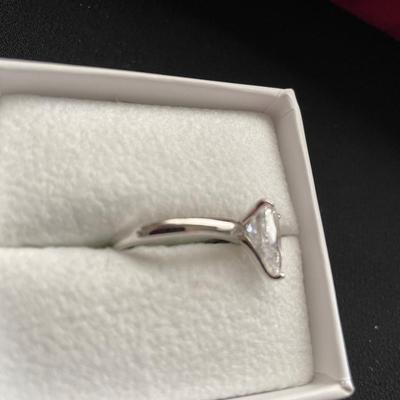 STERLING SILVER PEAR SHAPE RING