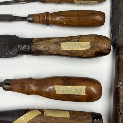 Antique early 19th Century Wood-working tools Various Size & Maker Markings Cast Steel Carpenter Chisel Gouges & More
