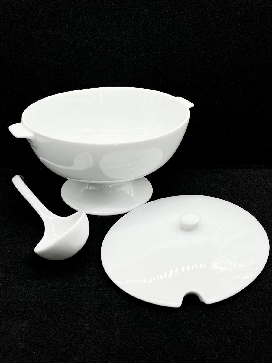 POTTERY BARN Great White Oval Soup Tureen With Ladle & Lid