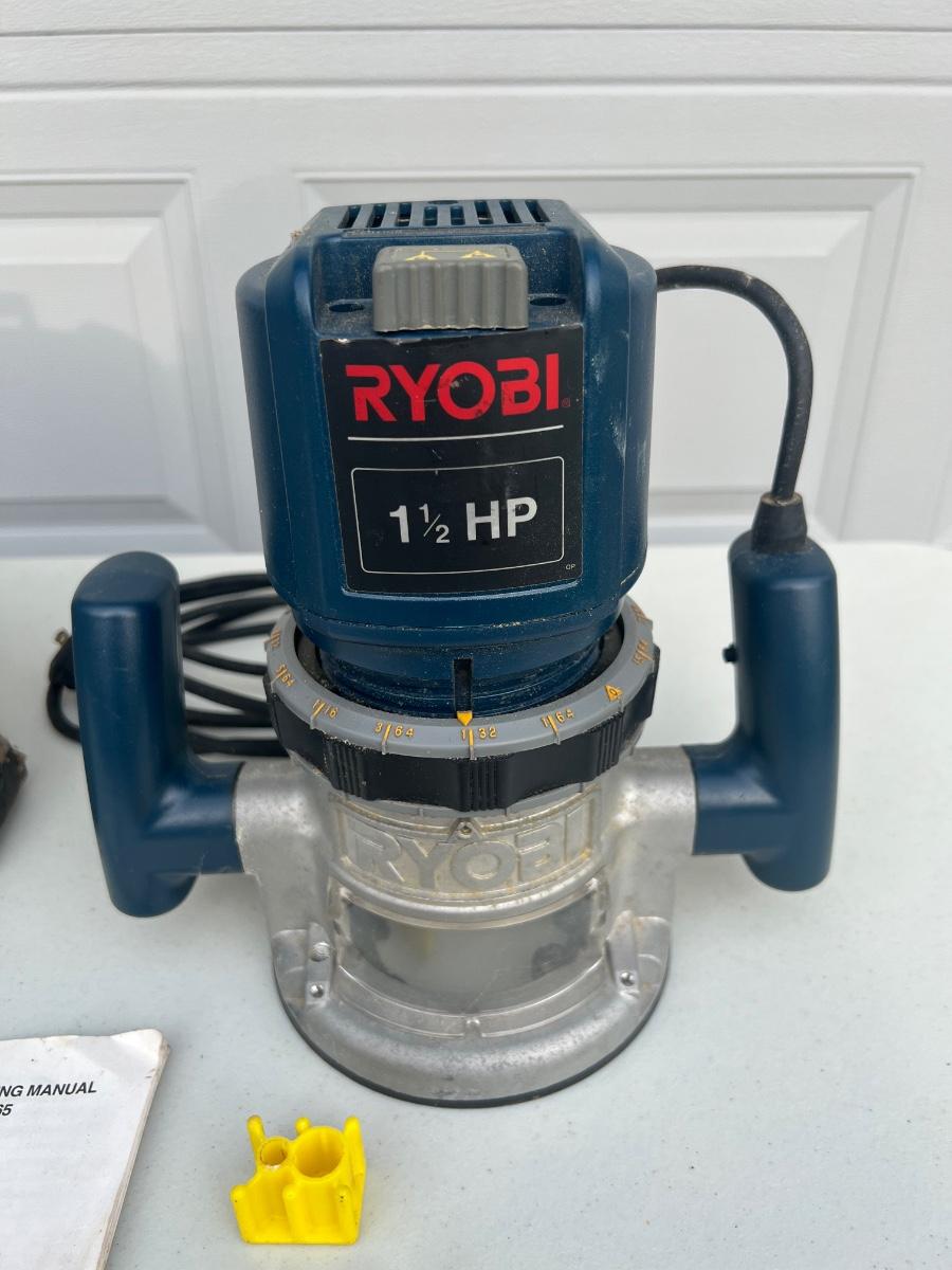 RYOBI R160 Router