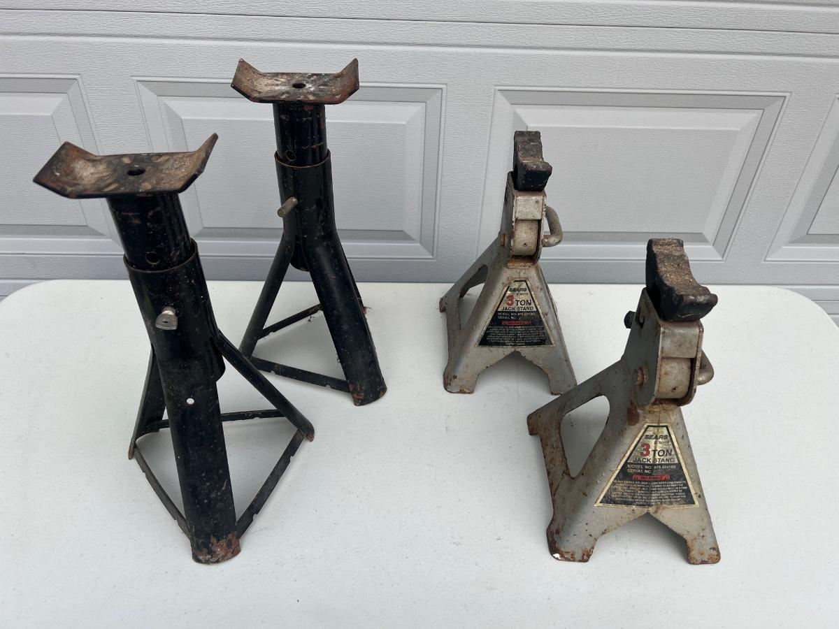 (4) Jack Stands Lot of 4
