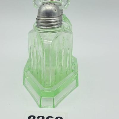 Salt & Pepper Shaker Set