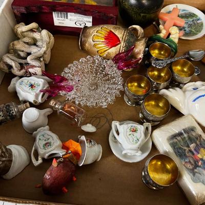 Tray full of Trinkets 