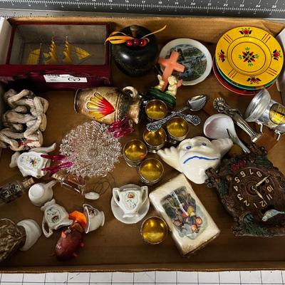 Tray full of Trinkets 