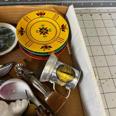 Tray full of Trinkets 