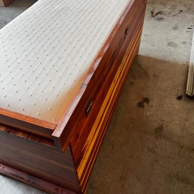 Cedar Chest Bench 