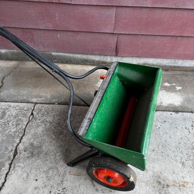 Scott Fertilizer Spreader