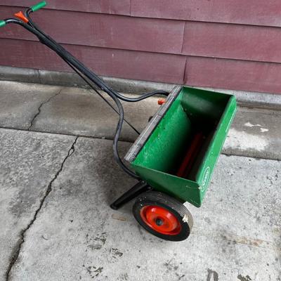 Scott Fertilizer Spreader