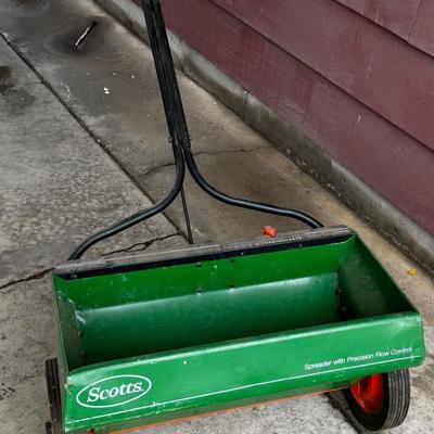 Scott Fertilizer Spreader