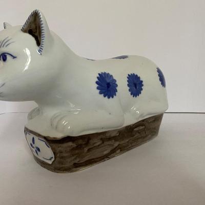 Chinese Porcelain Blue and White Recumbent Cat Pillow Statue