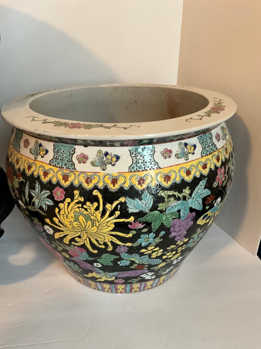 Oriental Fish Bowl Planter Lot | EstateSales.org