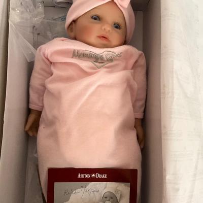 Ashton-Drake Galleries Mommies Girl Doll