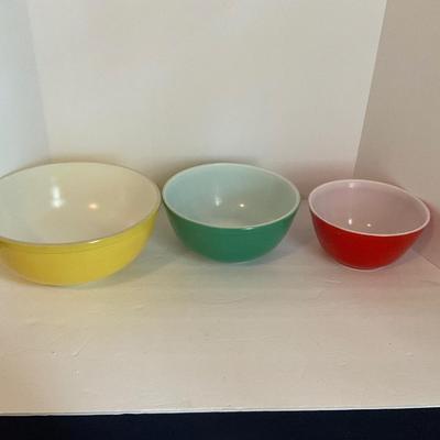 3 Pc Primary Pyrex Mixing Bowl Set