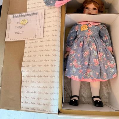 World Gallery Dolls and Collectables Darlene Doll
