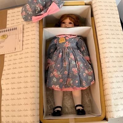 World Gallery Dolls and Collectables Darlene Doll